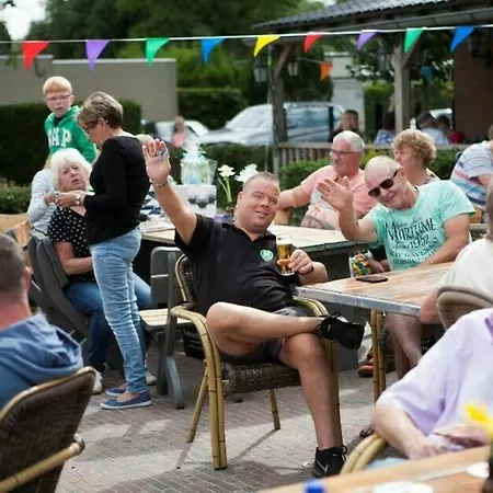 Veluwelodge Xl Met Grillhuis Chalet Voorthuizen